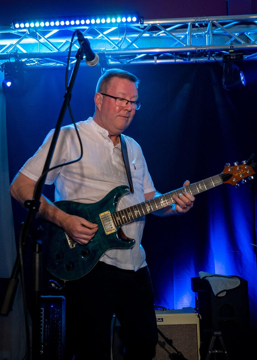 Tony Quail - guitar, vocals